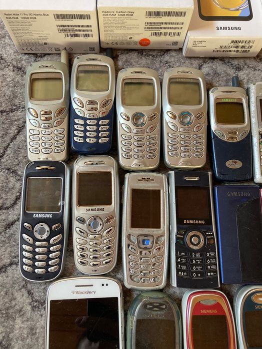 Цена за все 38 телефонов 6100, n500, с100, r210, d830, 515, 2300, 9900