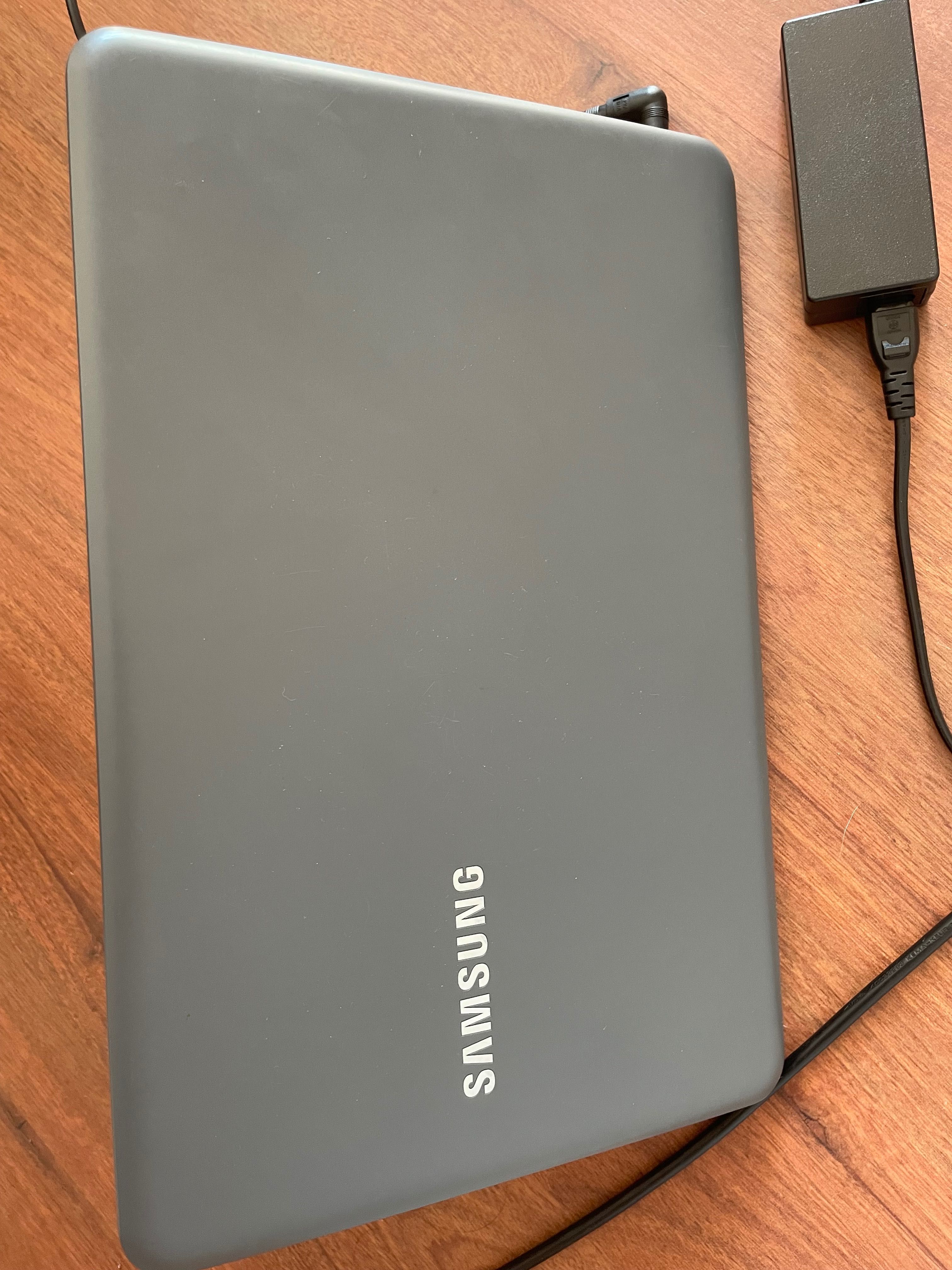 Notebook Samsung Essentials E30 Core I3