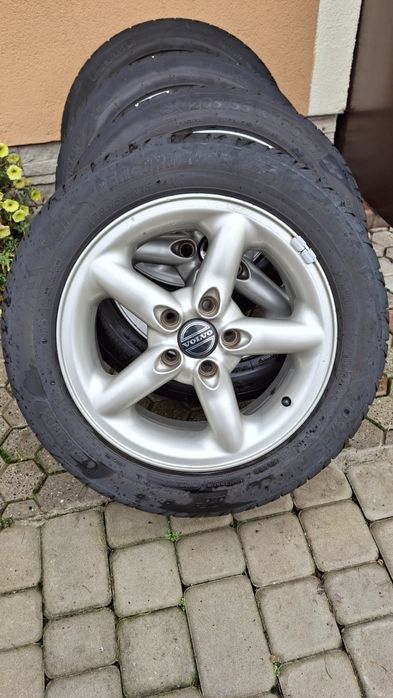 Felgi volvo. Z oponami
