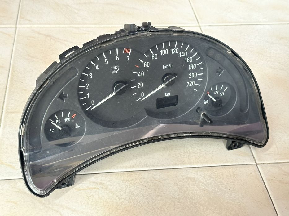 Quadrante Opel Corsa C - 1.7 di 2001 (A funcionar)