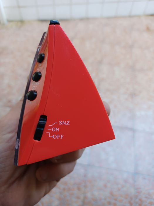 Relógio despertador digital