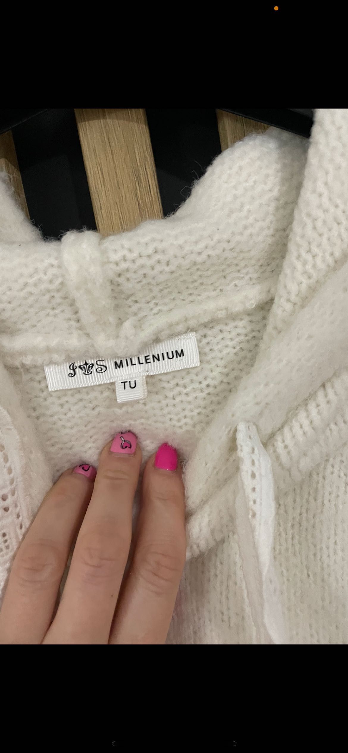 Sweter z koronka