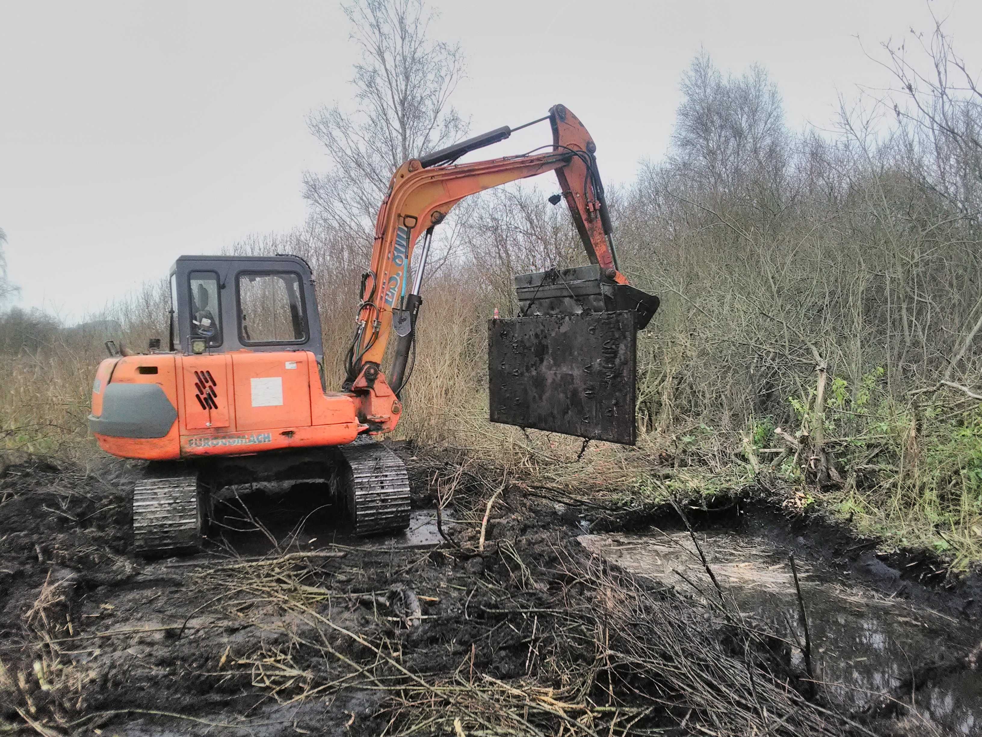 Usługi koparką Melioracyjno-budowlane koparka 8ton prace na podkładach