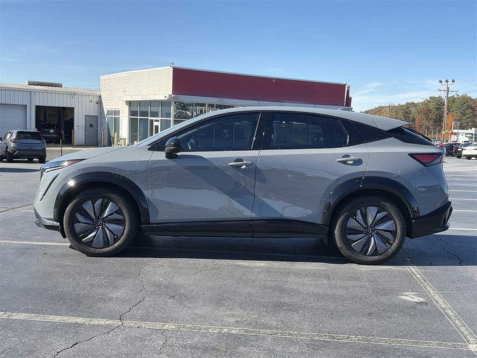 Nissan Ariya      2023