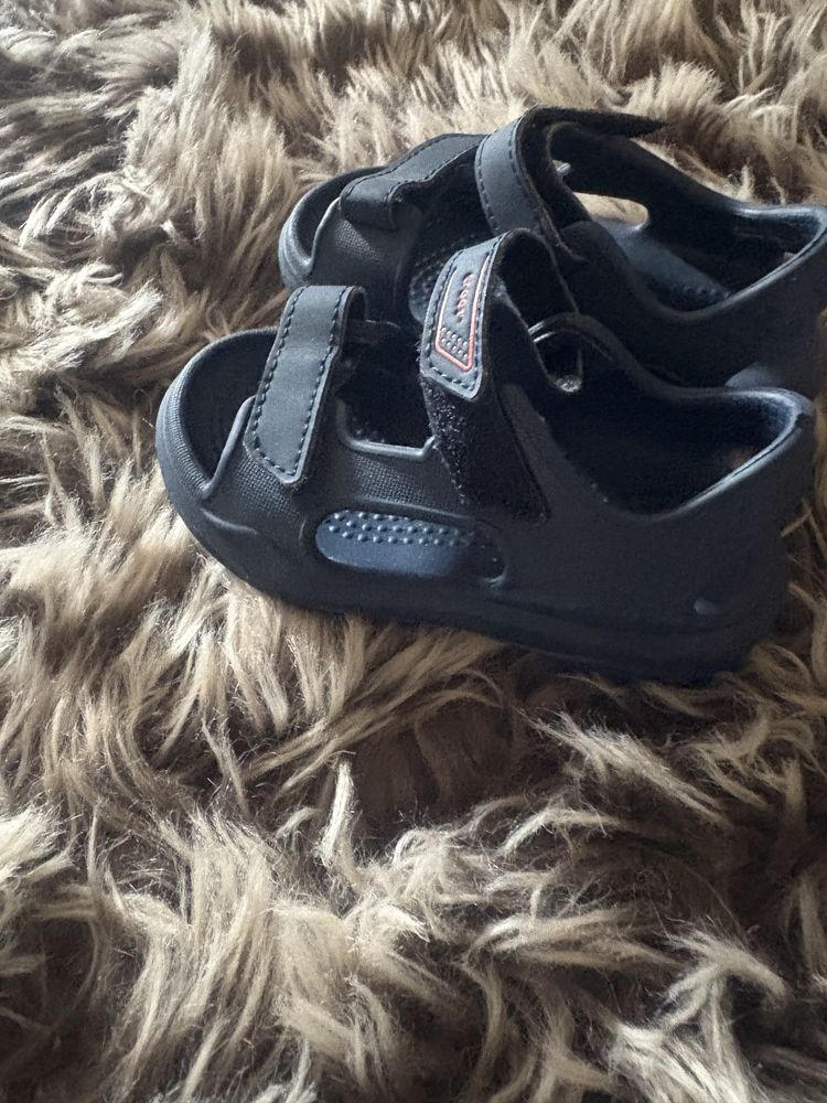 Sandaly crocs c6