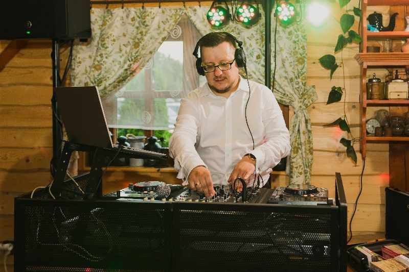 dj Przemo-Obsługa muzyczna imprez okolicznościowych.