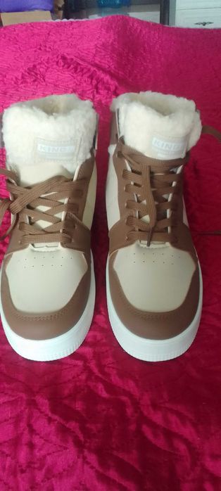 Женские зимние ботинки сникерсы на меху 41 р, по стельке 26-26,5см