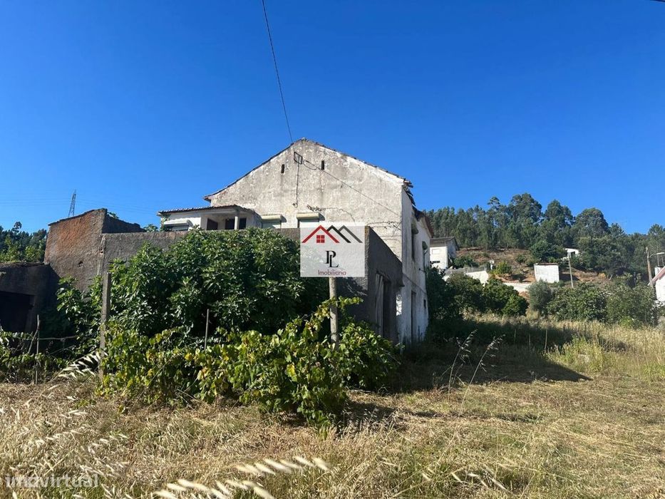 Moradia para reconstrução com terreno (V867MS)