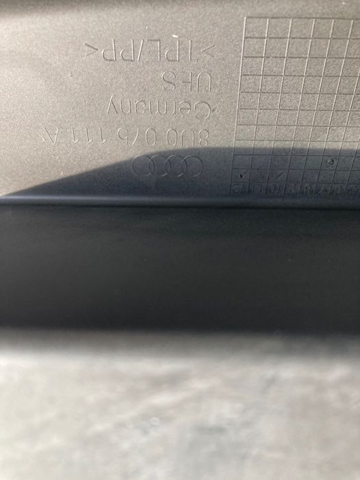 Audi Q3 2015-2018 Бризговики оригінал 4шт 8U0075111A 8U0075101A Рест