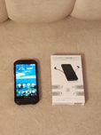 Kyocera DuraForce PRO 2 E6910. + Павербанк з безпровідною зарядкою.