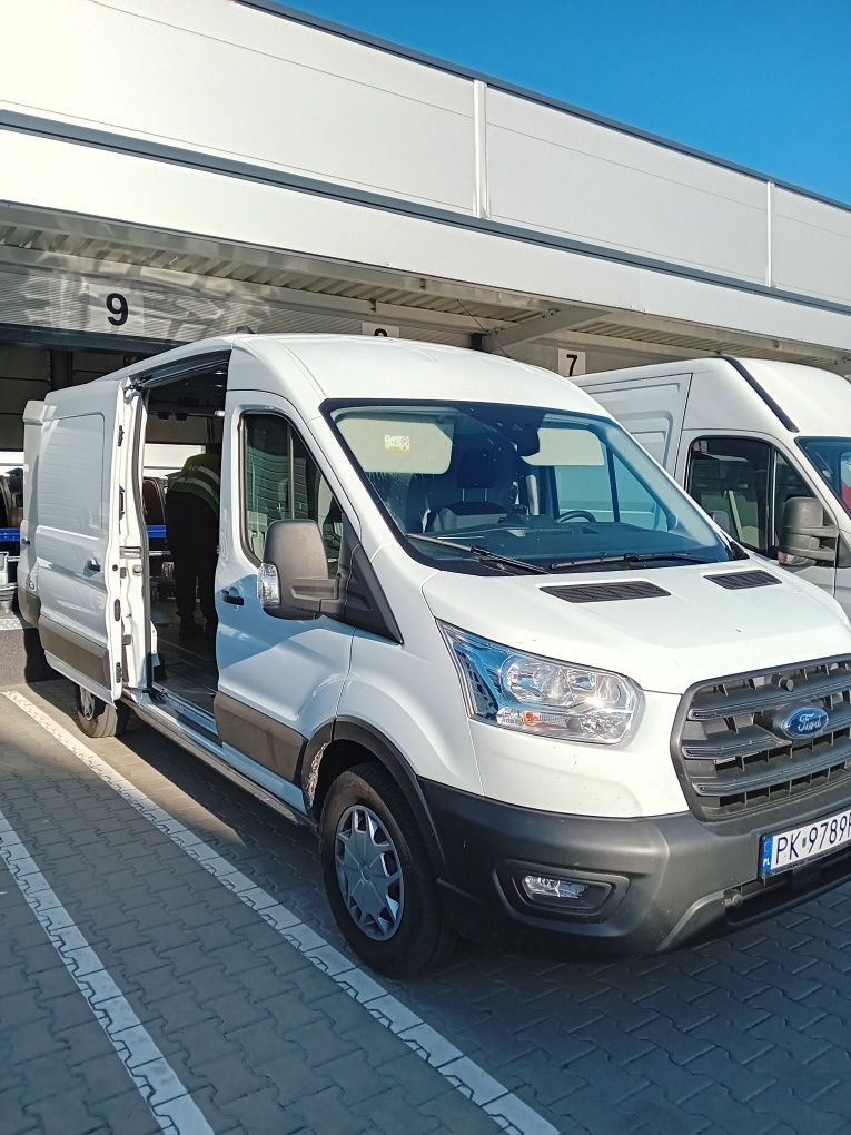 Wypożyczalnia wynajem Ford Transit bus