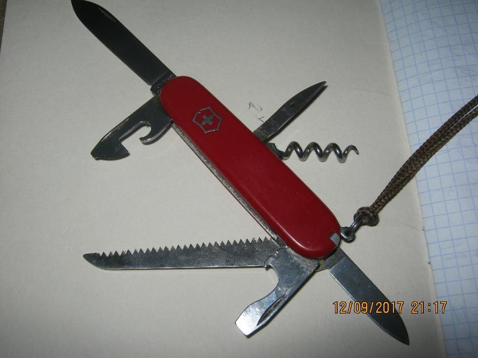 продам нож Victorinox и 2 безопасные бритвы СССР