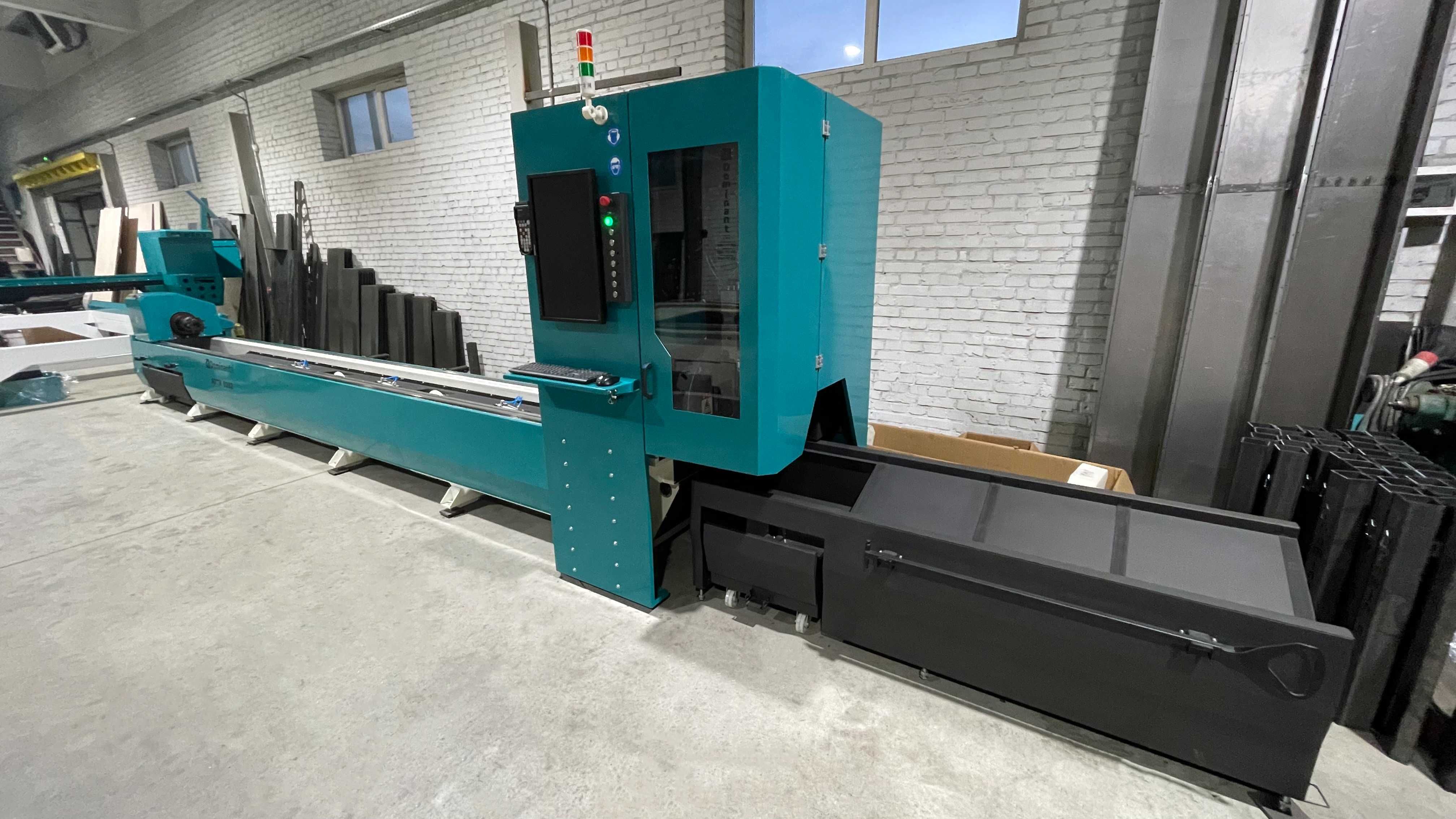 Лазерний труборіз з ЧПУ 3кВт Dominant CNC