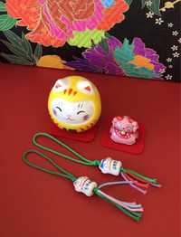 Kotki koty Maneki Neko figurki zawieszki Japonia orient 4 sztuki