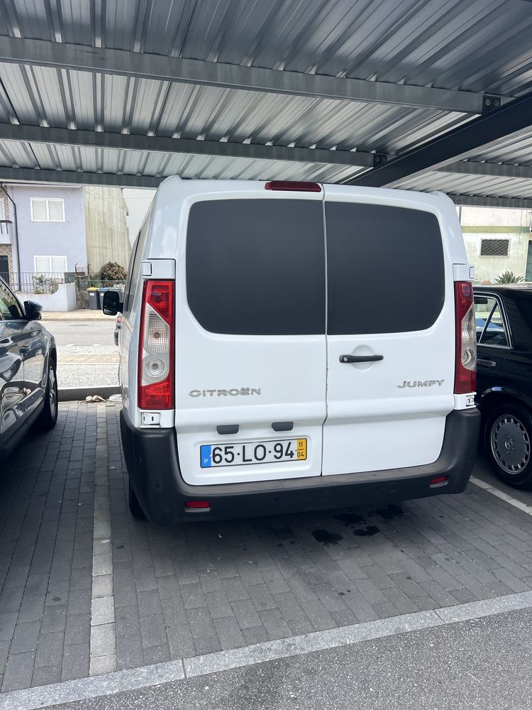 Alugo carrinha c/s motorista