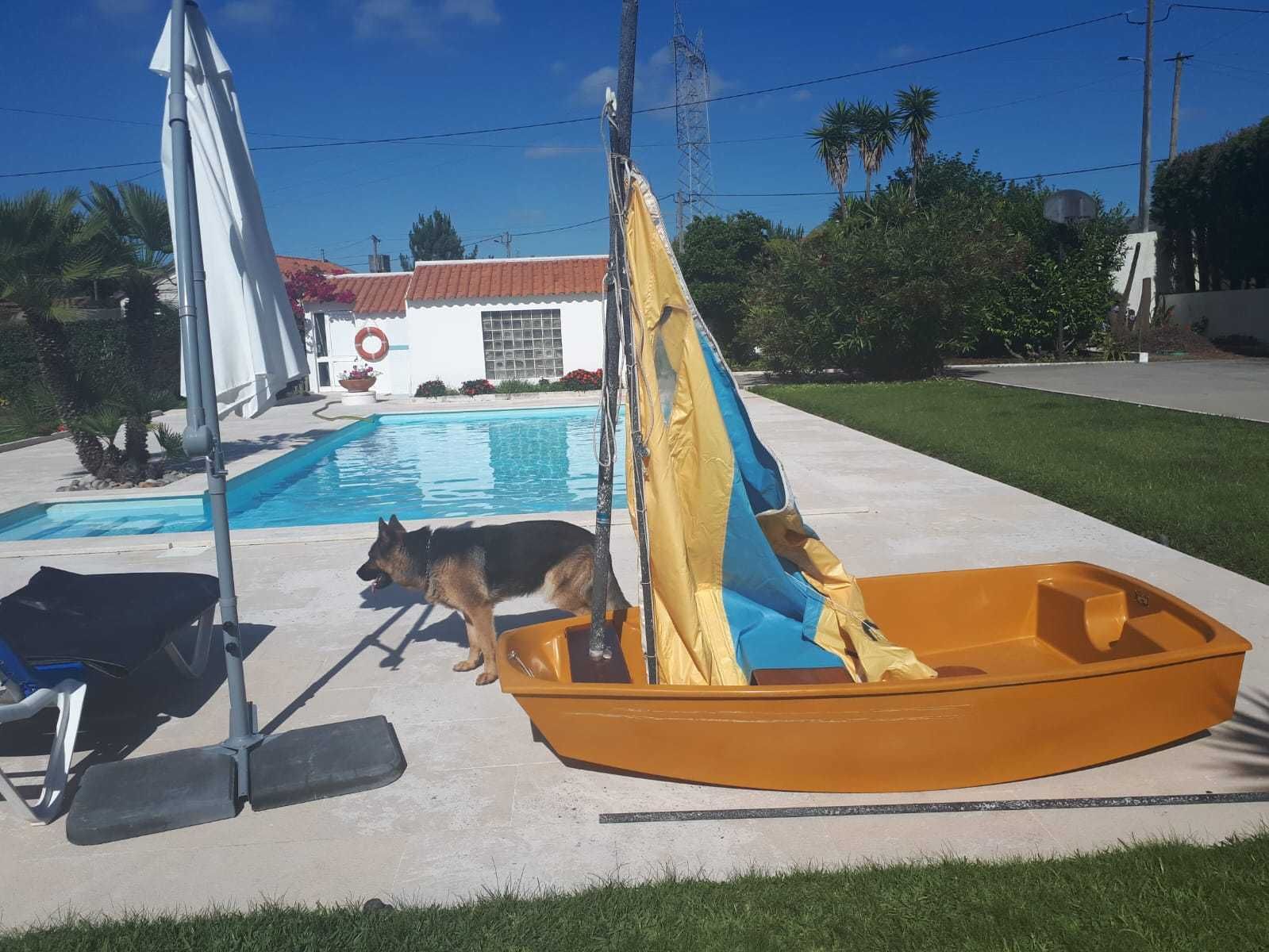 Barco Vela Optimista para aprendizagem