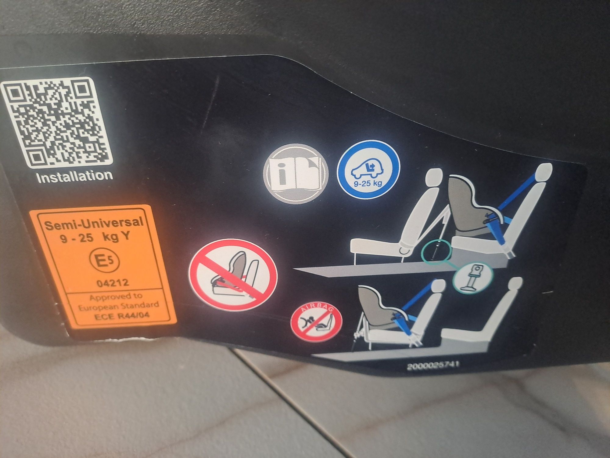 Fotelik samochodowy britax Romer tyłem do kierunku jazdy 9-25 kg