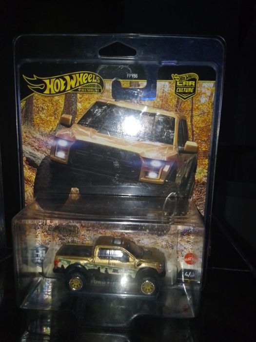 Ford Raptor f150 .2017 hot wheels premium