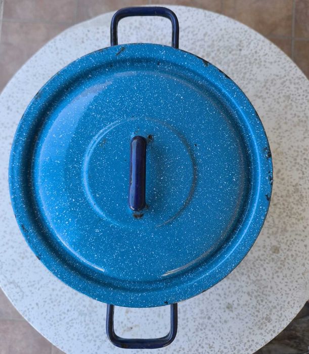 Antiga Panela de Esmalte