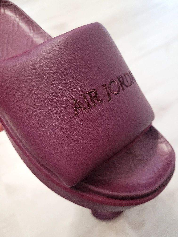 Шлепанцы NIKE JORDAN нові original жіночі