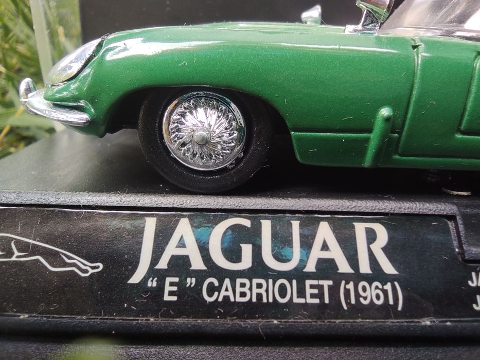 Jaguar Cabriolet - carro coleção na caixa original