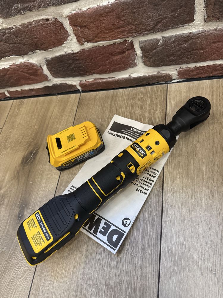 Dewalt DCF512 аккумуляторная угловая трещотка
