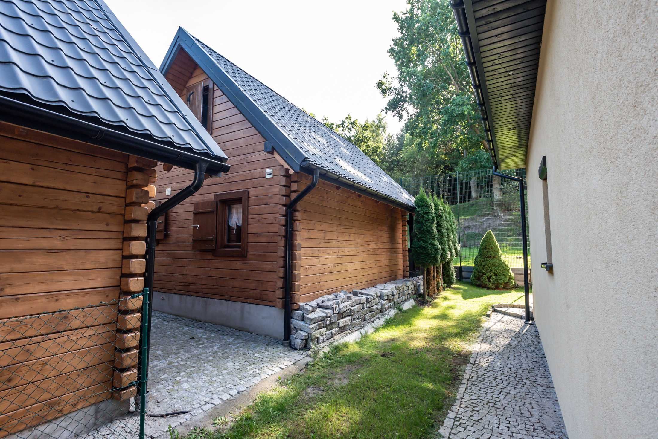 Domki z bali, pokoje gościnne Deluxe z klimatyzacją , balia z jacuzzi