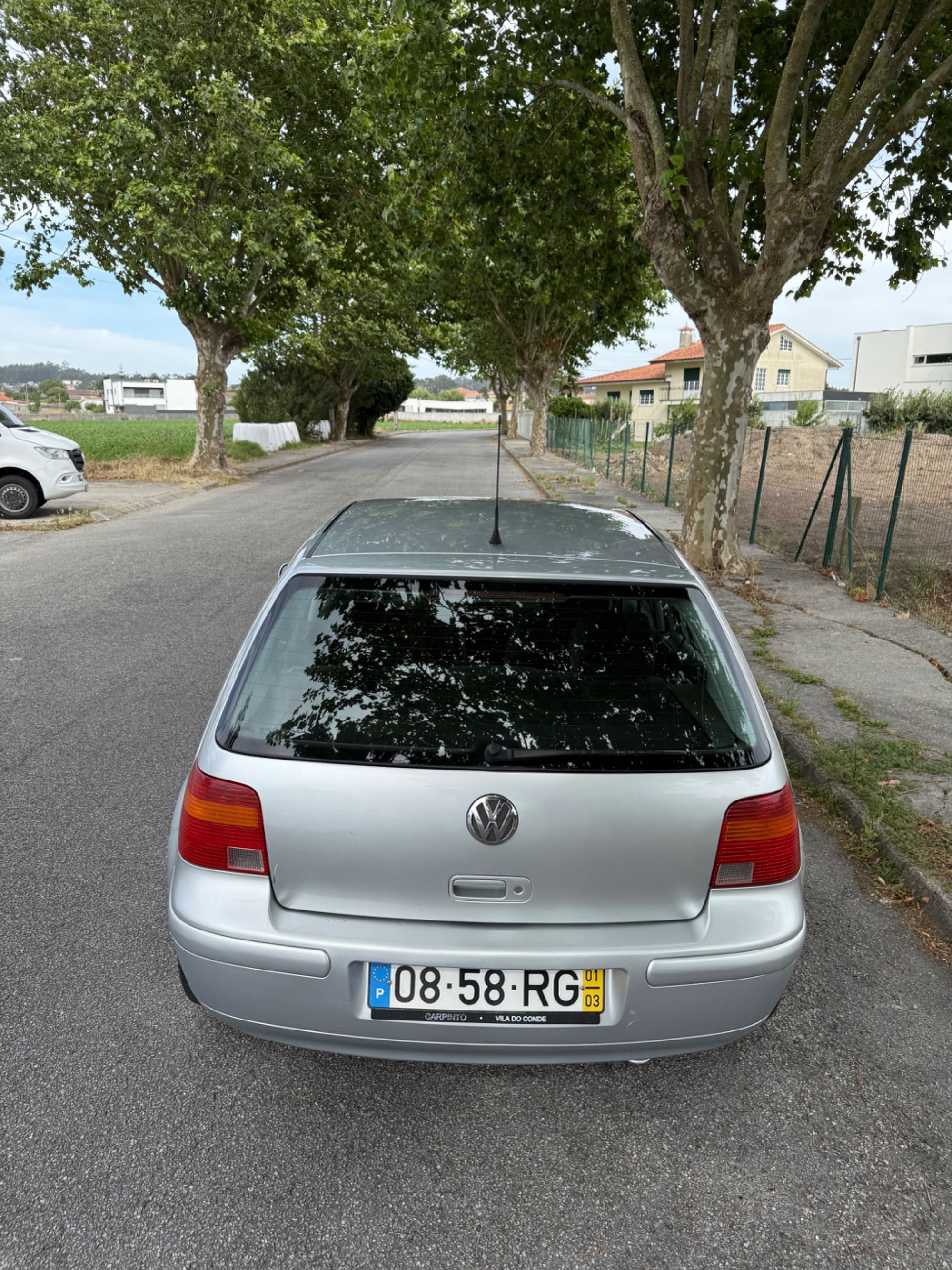 Volkwagen Golf IV 1.4 - 5 portas - 03/2001