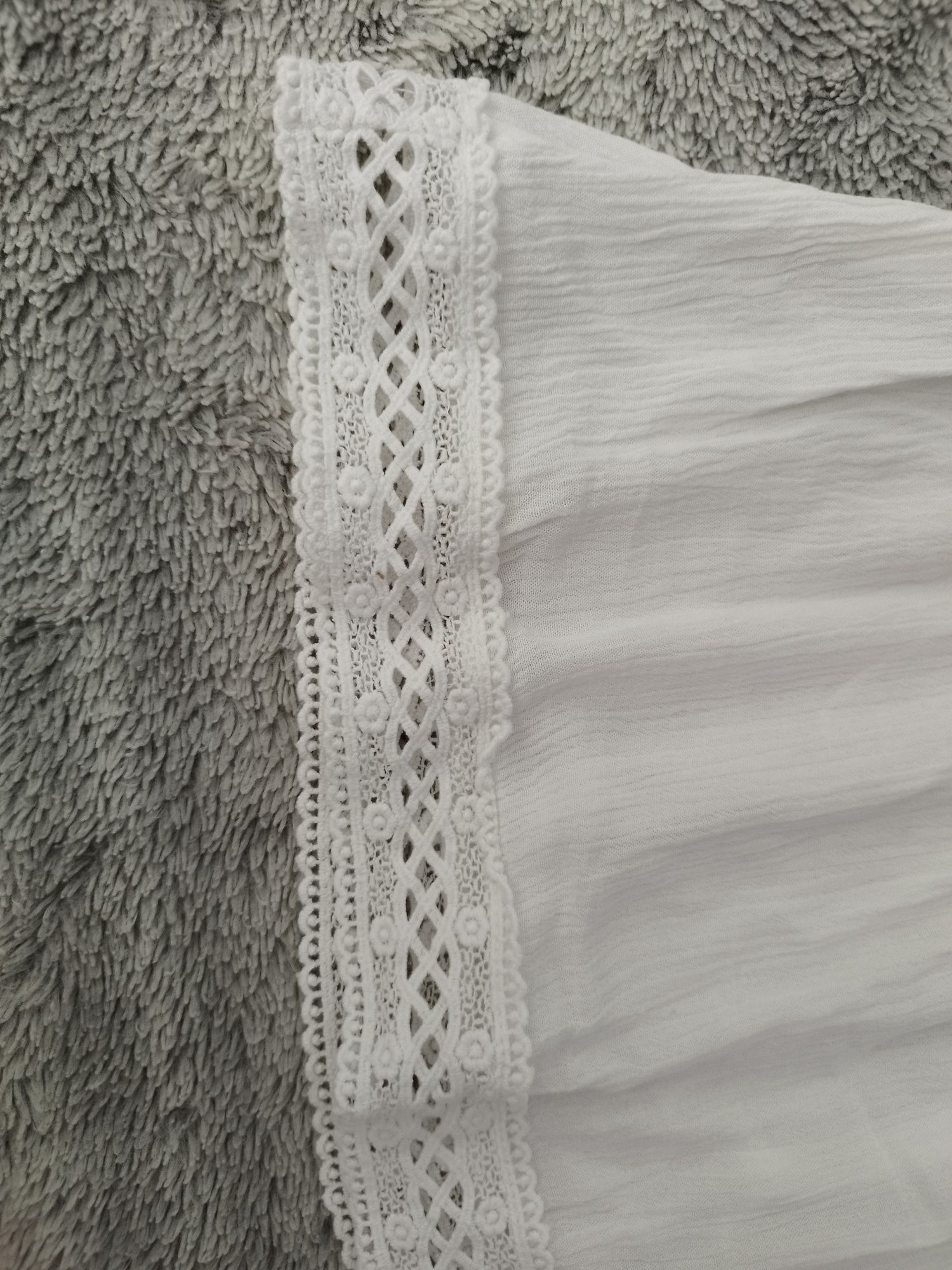 Śliczna koszulka hiszpanka Wallis Petite w rozmiarze M/L