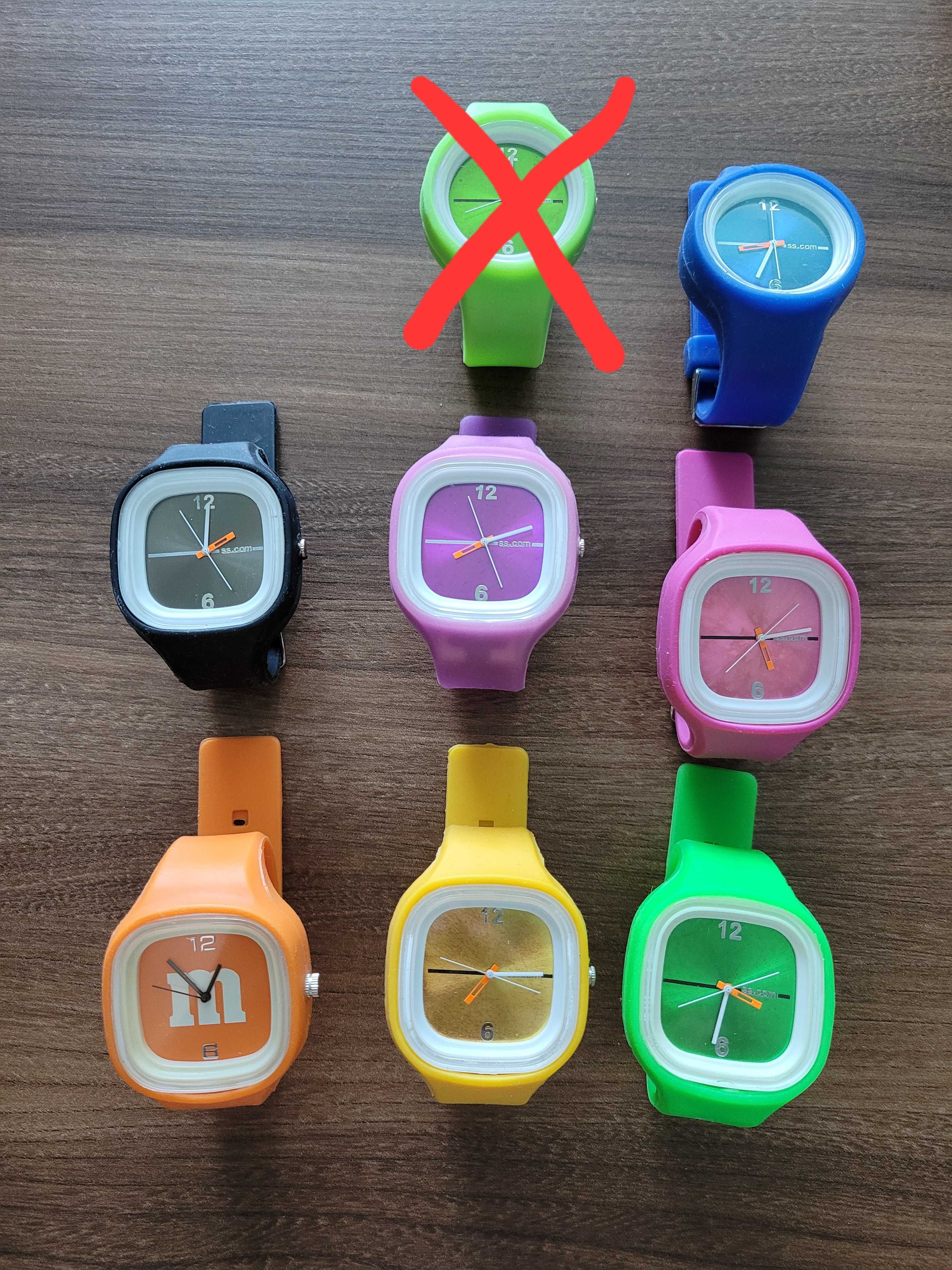 Kolorowe zegarki w gumce