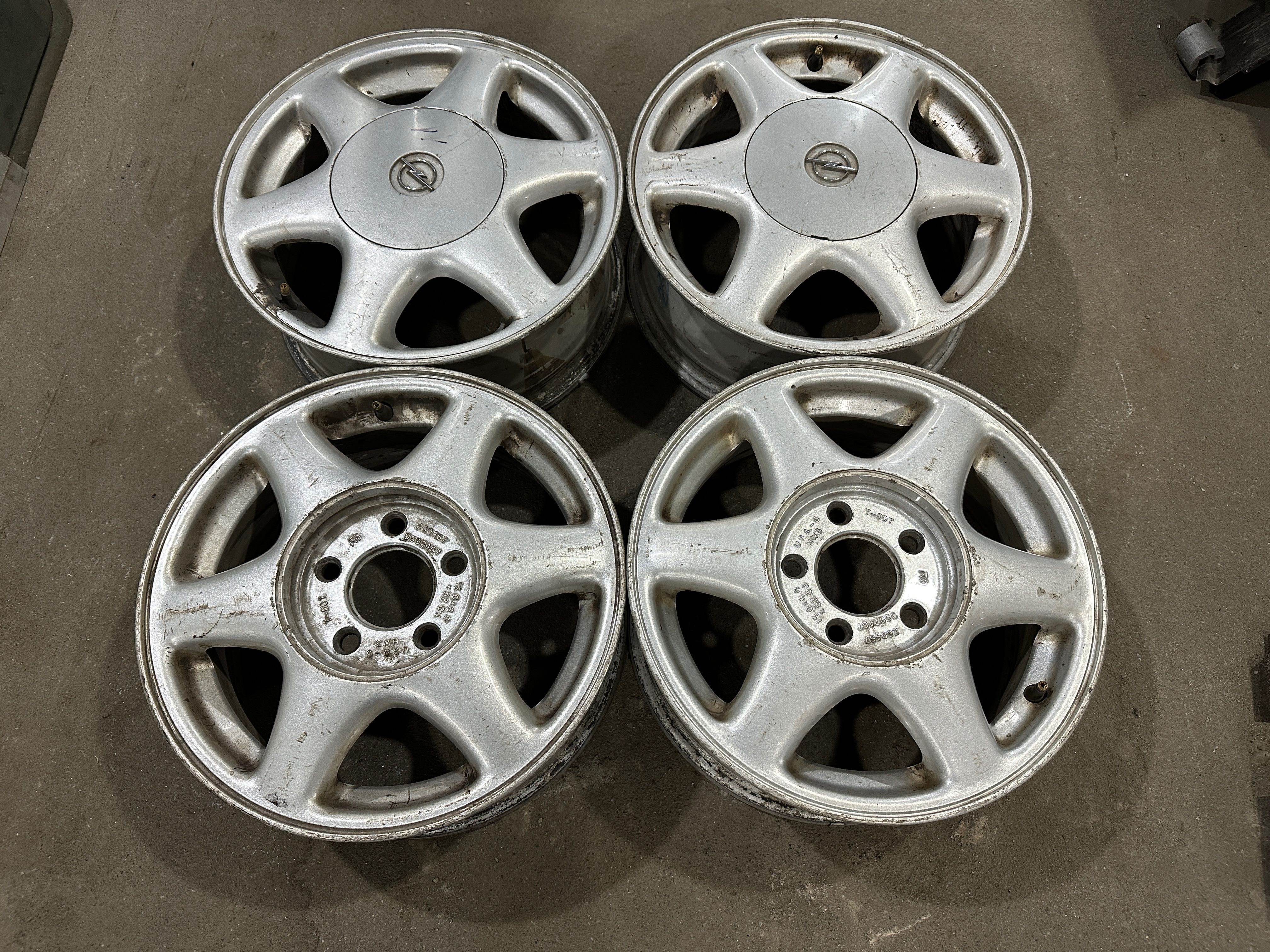 Диски легкосплавные R15 Opel Sintra 6Jx15 5x115 ET52 d70.2