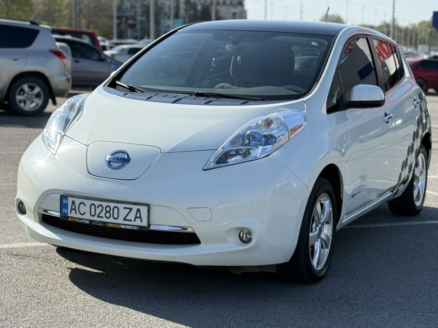 Продам Nissan Leaf 24 kWh