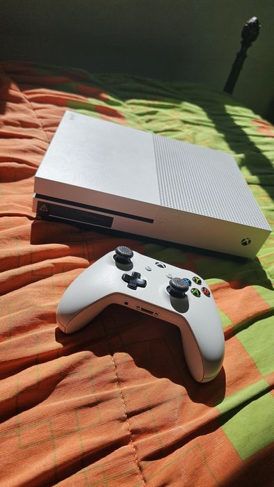 Xbox one s com comando