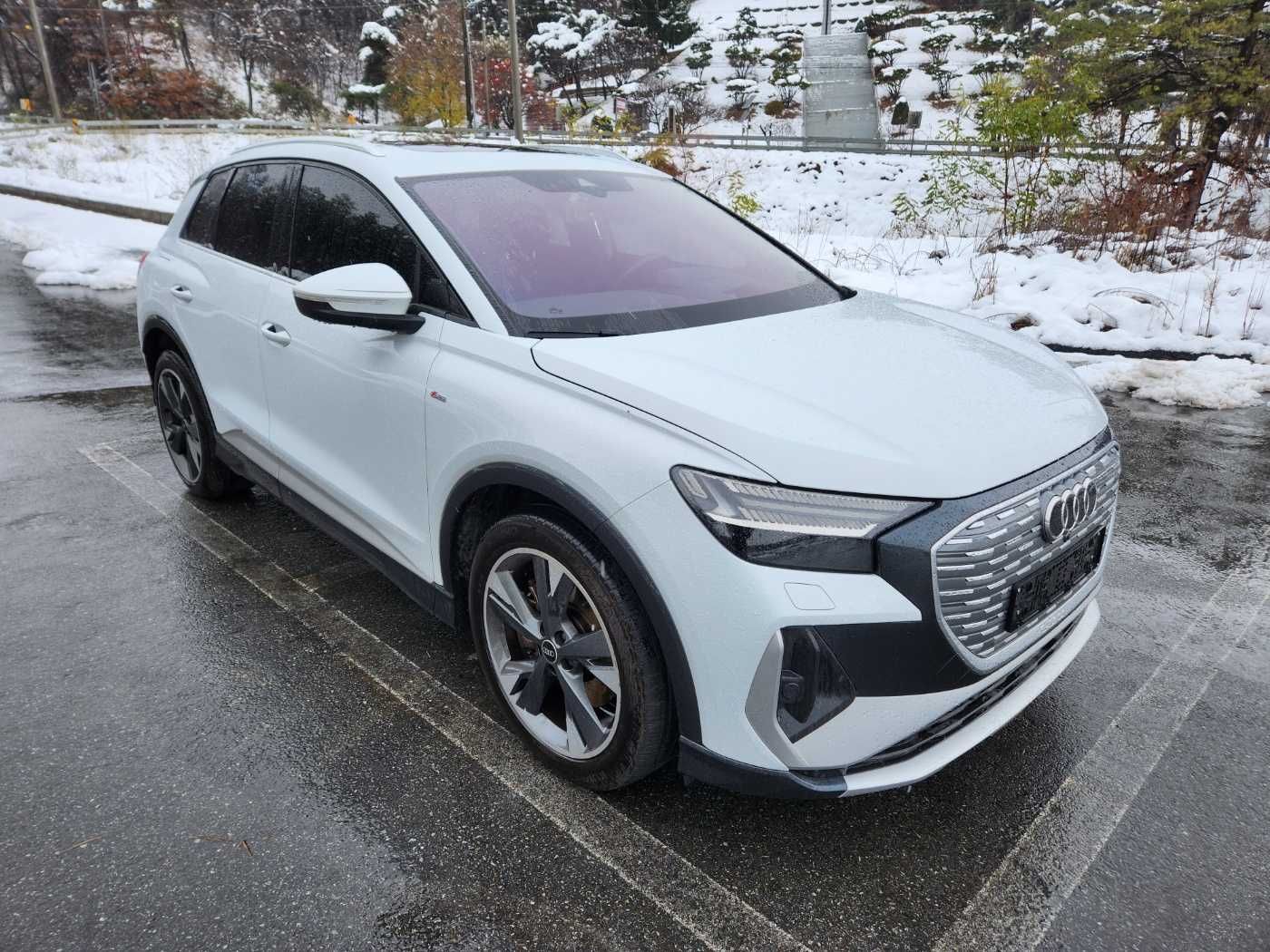 2022 Audi Q4 e-tron 40 premium Корея є відео по авто