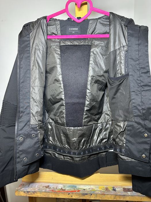 Everest жіноча куртка класична, чорного кольору розмір 36 s/m