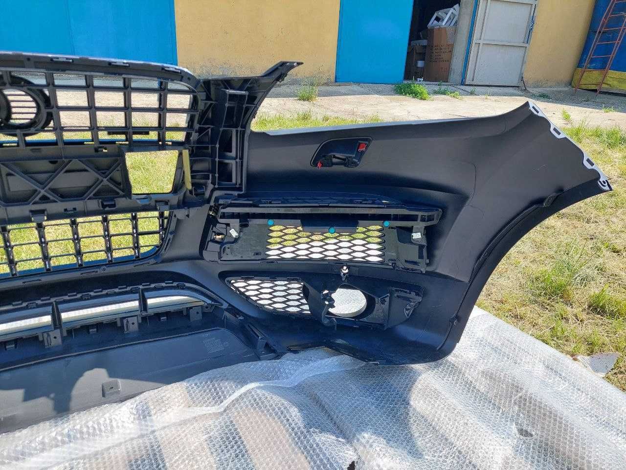 Передній бампер ( в стилі SQ7 )+ DRL на Audi Q7 4L 2005-2015 року
