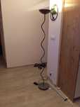 Lampa podłogowa z żarnikiem regulacja natężenia światła