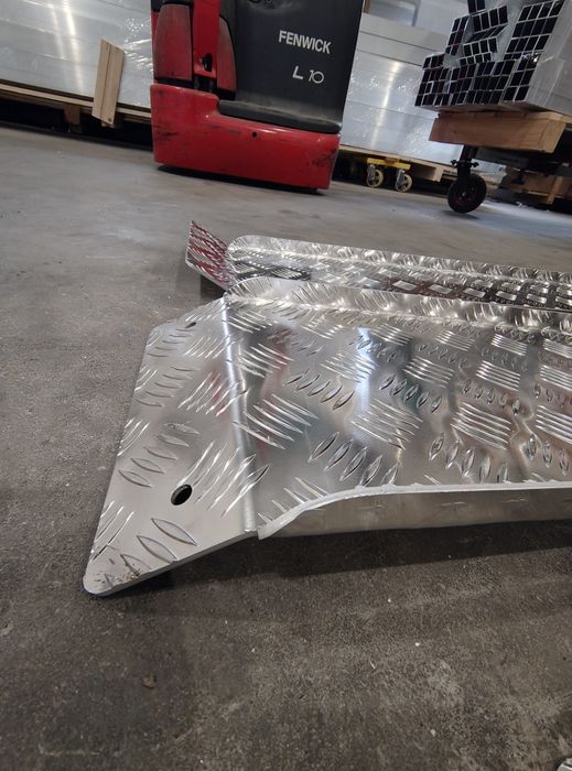 Najazdy Schodowe Liniowe Blacha Aluminium ryflowana