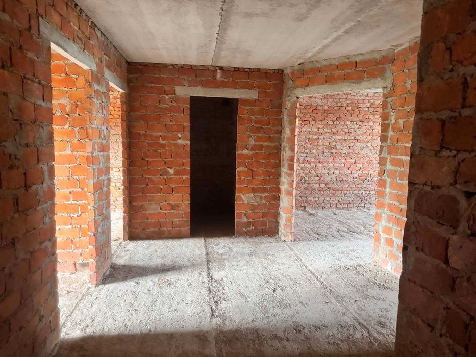 3-кімнатна сира квартира в новобудові
