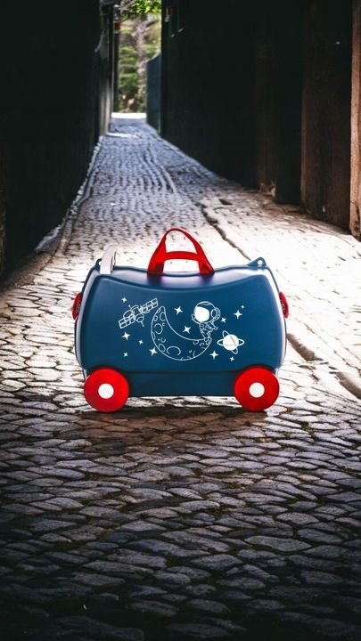 Walizka Dziecięca Jeżdżąca Podróżna Na Kólkach Jeździk Magic Travel Sp