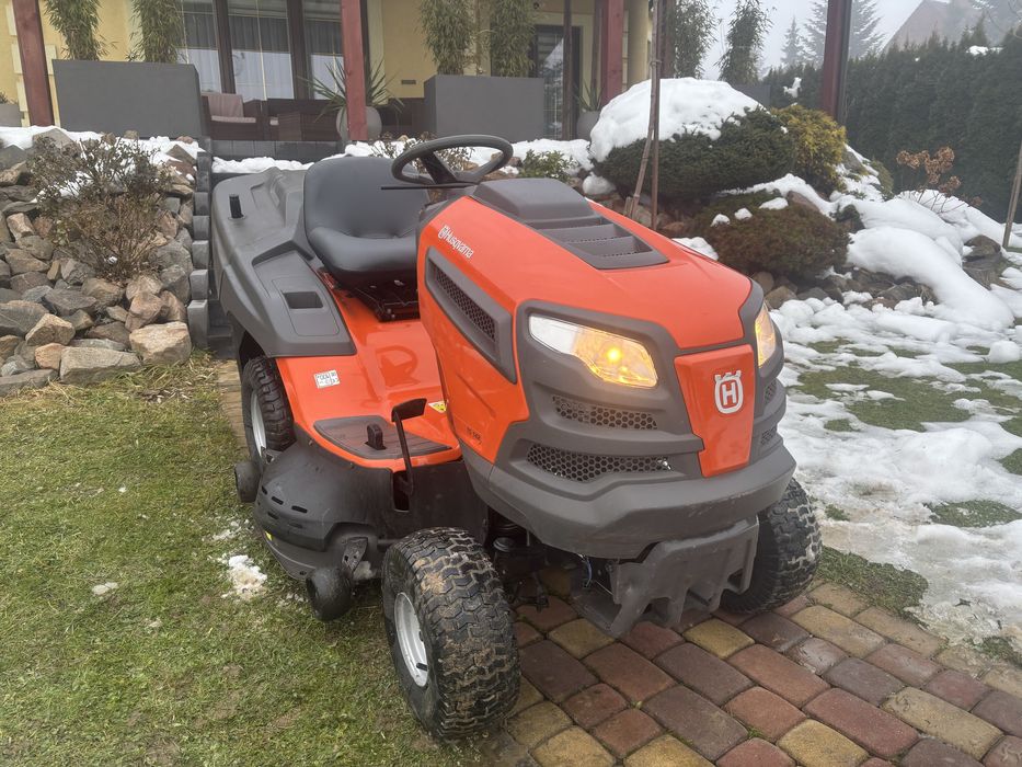 Traktorek kosiarka husqvarna 20KM V2 pompa,  90 godzin,idealny stan