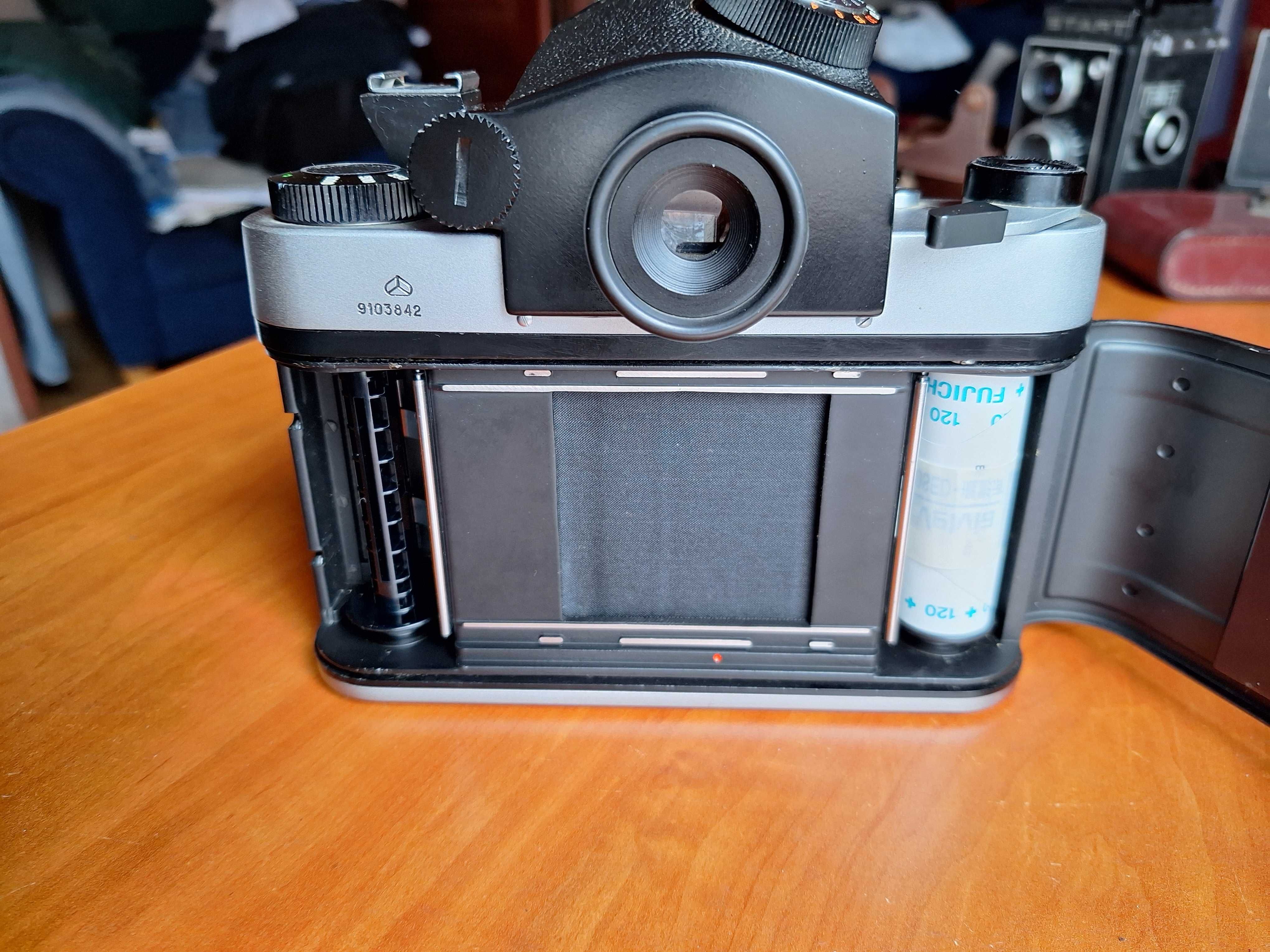 KIEV 60 – Aparat fotograficzny, średnioformatowy