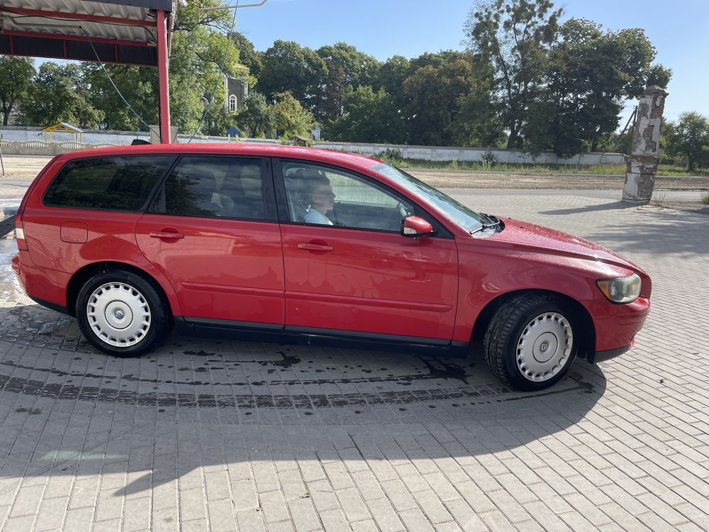 Продам Volvo v50 2.0 D
