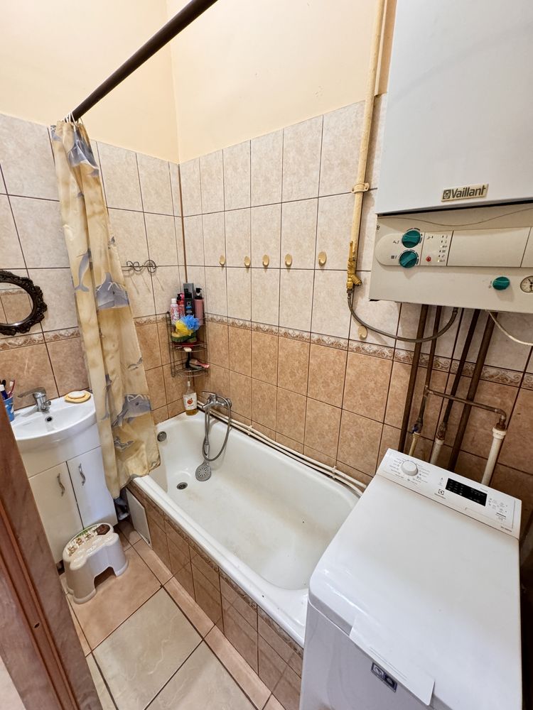Продається 3-х кім.квартира в м. Стрий по вул. 1- Листопада