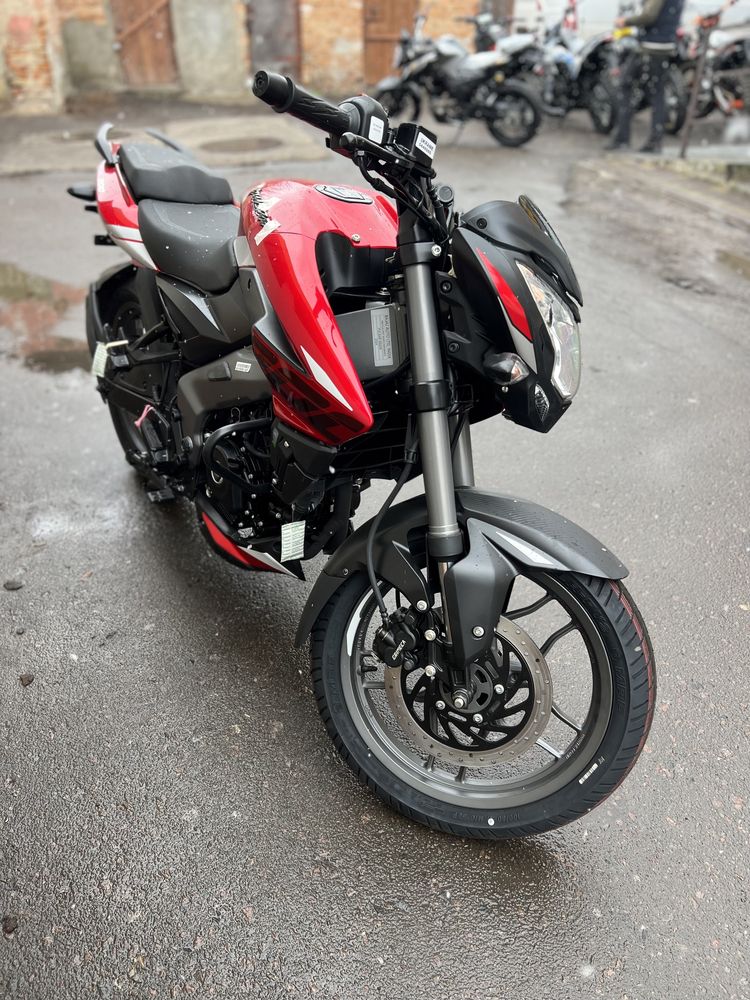 Bajaj Pulsar NS200 2025