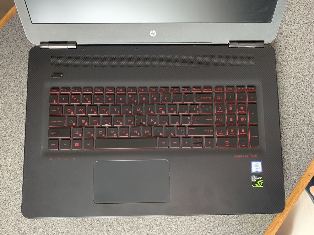 Реально игровой HP Omen 17-w033dx i7-6700Hq Nvidia 965 SSD512 RAM16