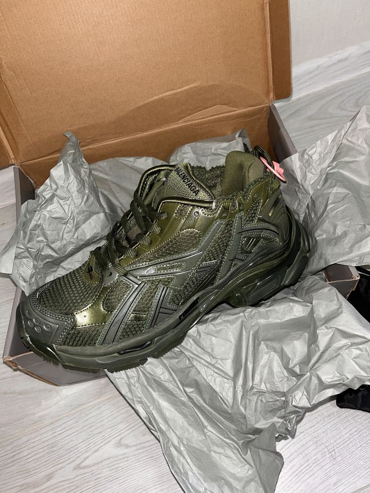 balenciaga runner