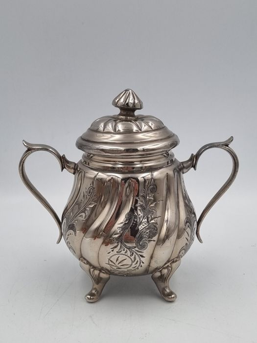 Sygnowany zestaw kawowy/herbaciany plater