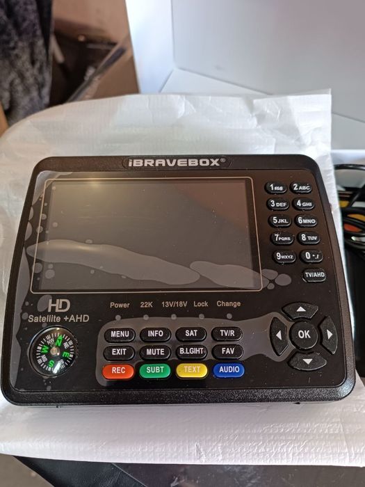 Измеритель спутникового сигнала Bravebox HD Satellite Finder.