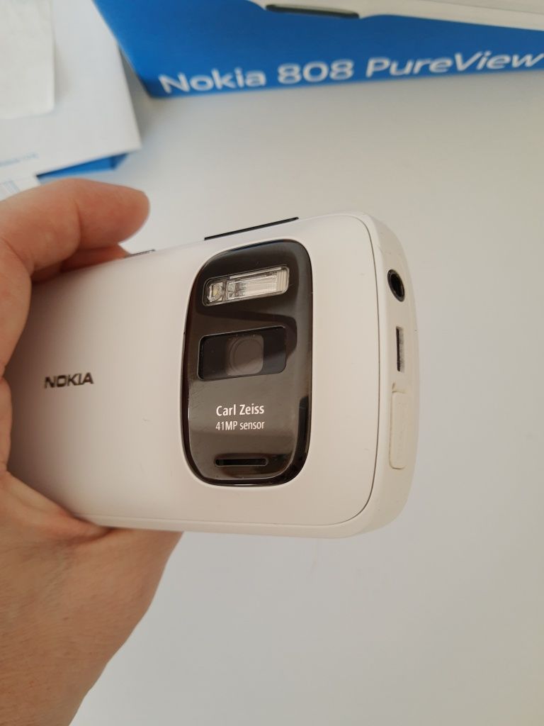 Nokia 808 PureView